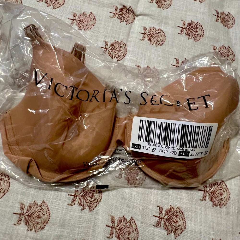 Victoria’s Secret bra NWT